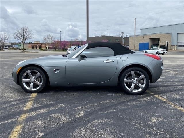Used 2007 Pontiac Solstice  with VIN 1G2MB35B47Y105017 for sale in Clinton, IN